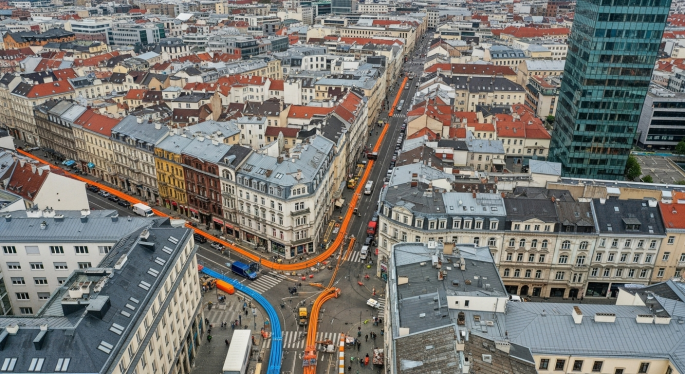 Balancing Urban Constraints with Long-Term Flexibility Balancing Urban Constraints with Long-Term Flexibility